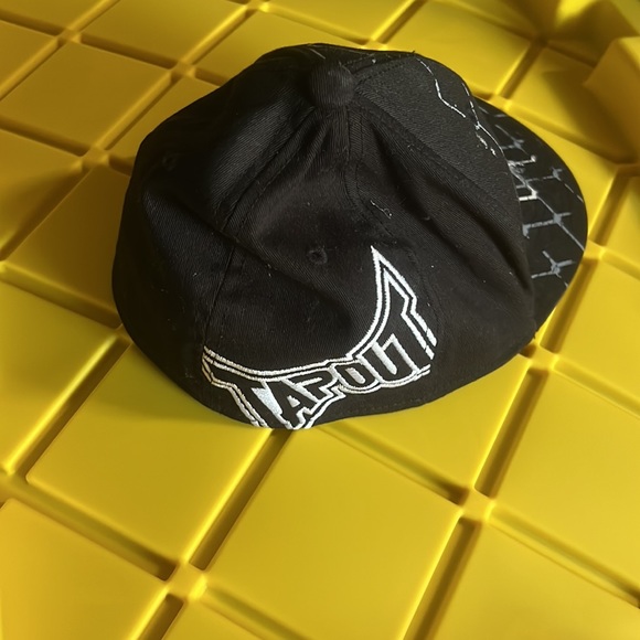 Tap out youth hat - Picture 2 of 2
